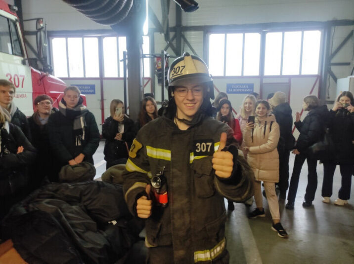 Ученики школы №10 побывали на экскурсии в 307-ой пожарно-спасательной части новости балашихи 